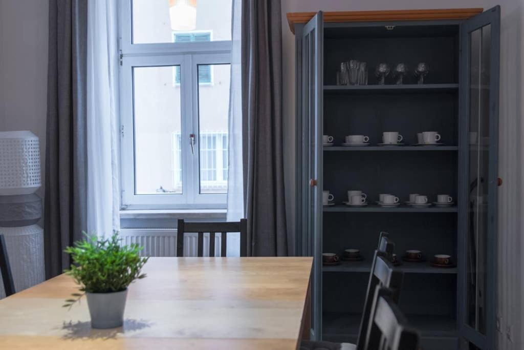 Cosy And Spacious Apartment In The Heart Of インスブルック エクステリア 写真